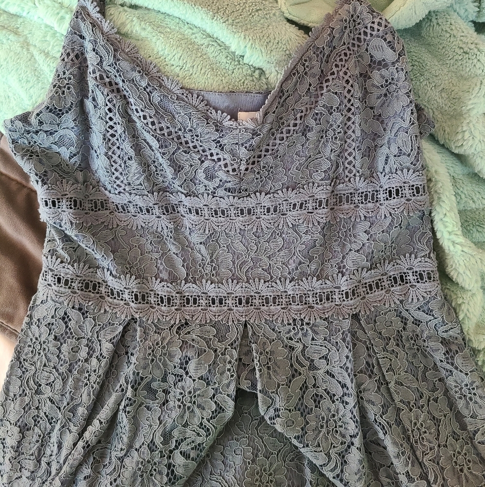 Lace Dress - Picture 3 of 4
